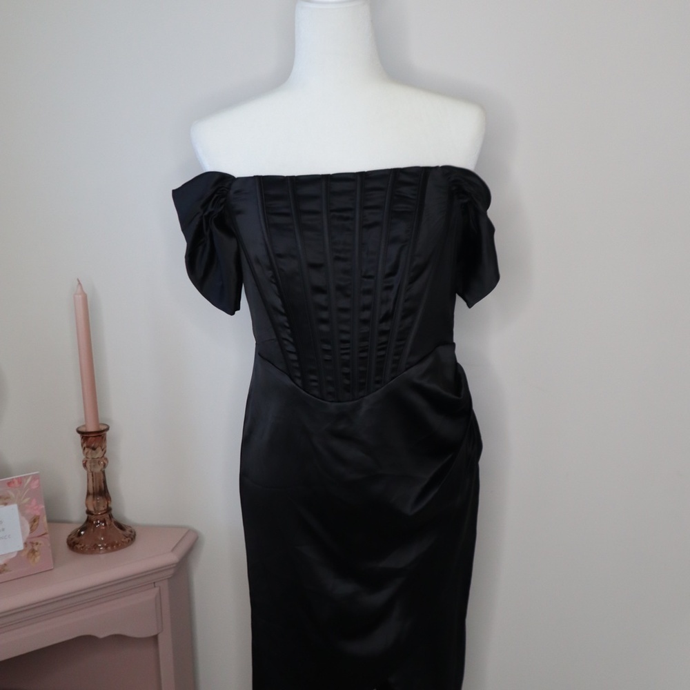 Black Corseted Dress Off the Shoulder LARGE - Picture 2 of 6